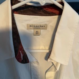 Burberry t shirt